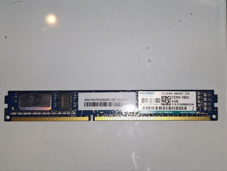 رم کامپیوتر RAM 4GB 1600 KINGMAX flgf65f (کارکرده)